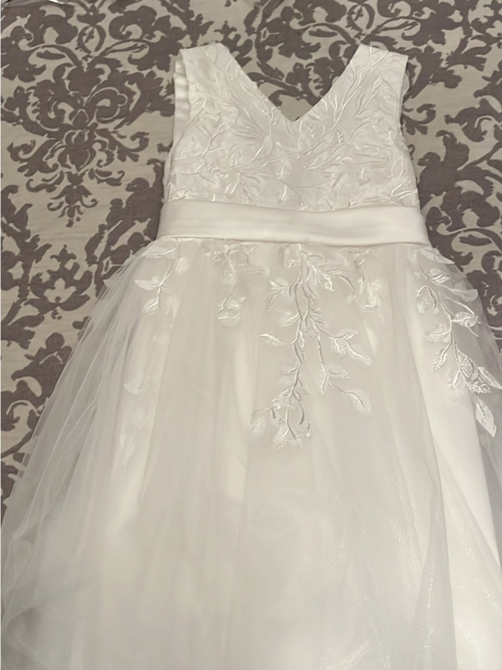 Girls' White Embroidered Tulle Dress - Elegant V-Neck